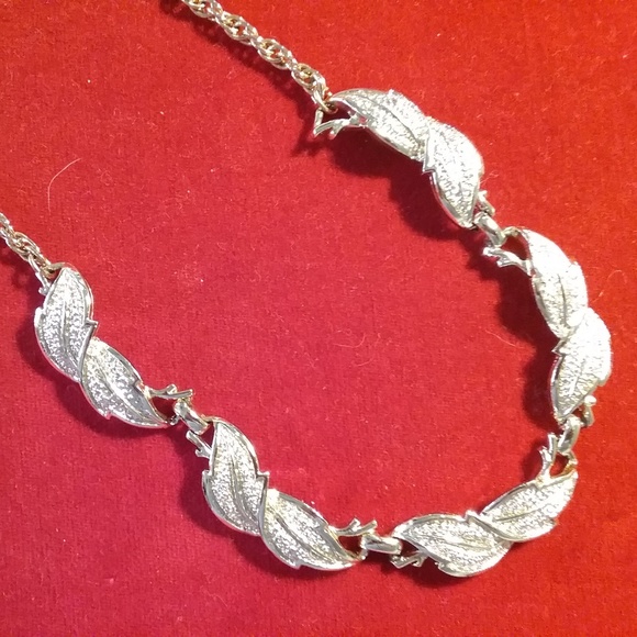 Necklace - Picture 3 of 7